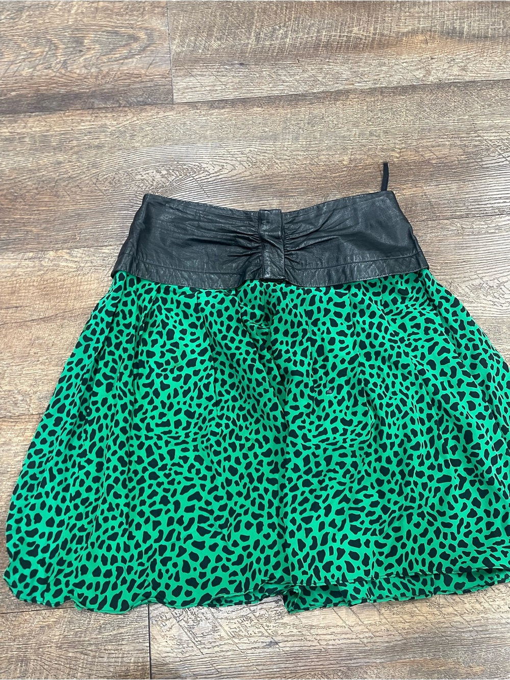 Bellino Paris Vintage 80s Silk Animal Print Skirt Leather Waist Size 10 - Picture 7 of 8